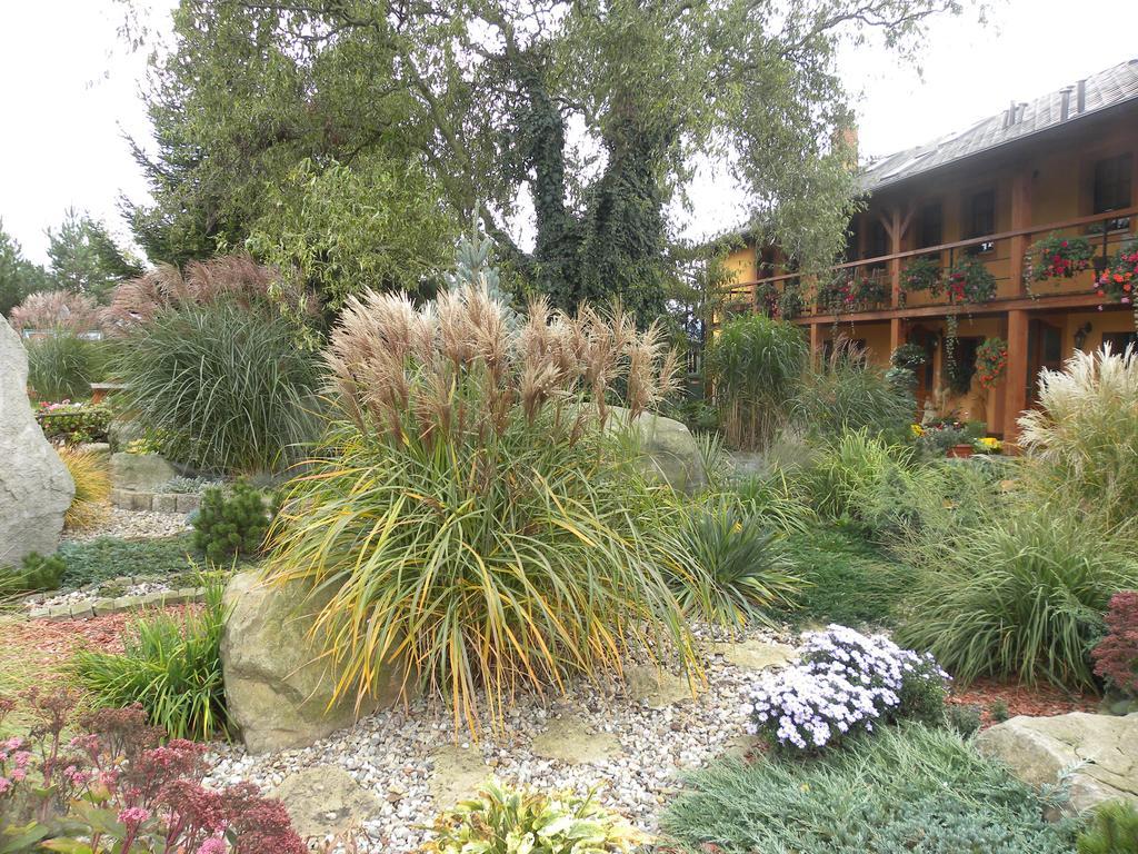 Villa Farma Wenet à Broumov Extérieur photo